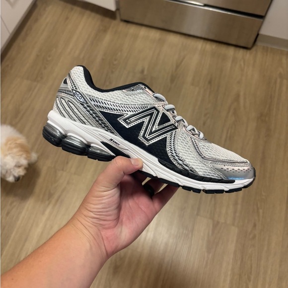 New Balance Other - 🔥New balance 860 silver black